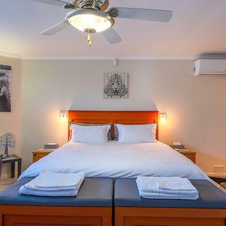 Pro Moni'S Guesthouse Мізенберґ Екстер'єр фото